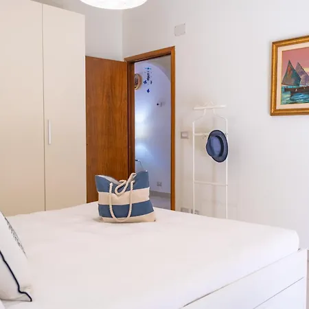 Bluemary Apartment *